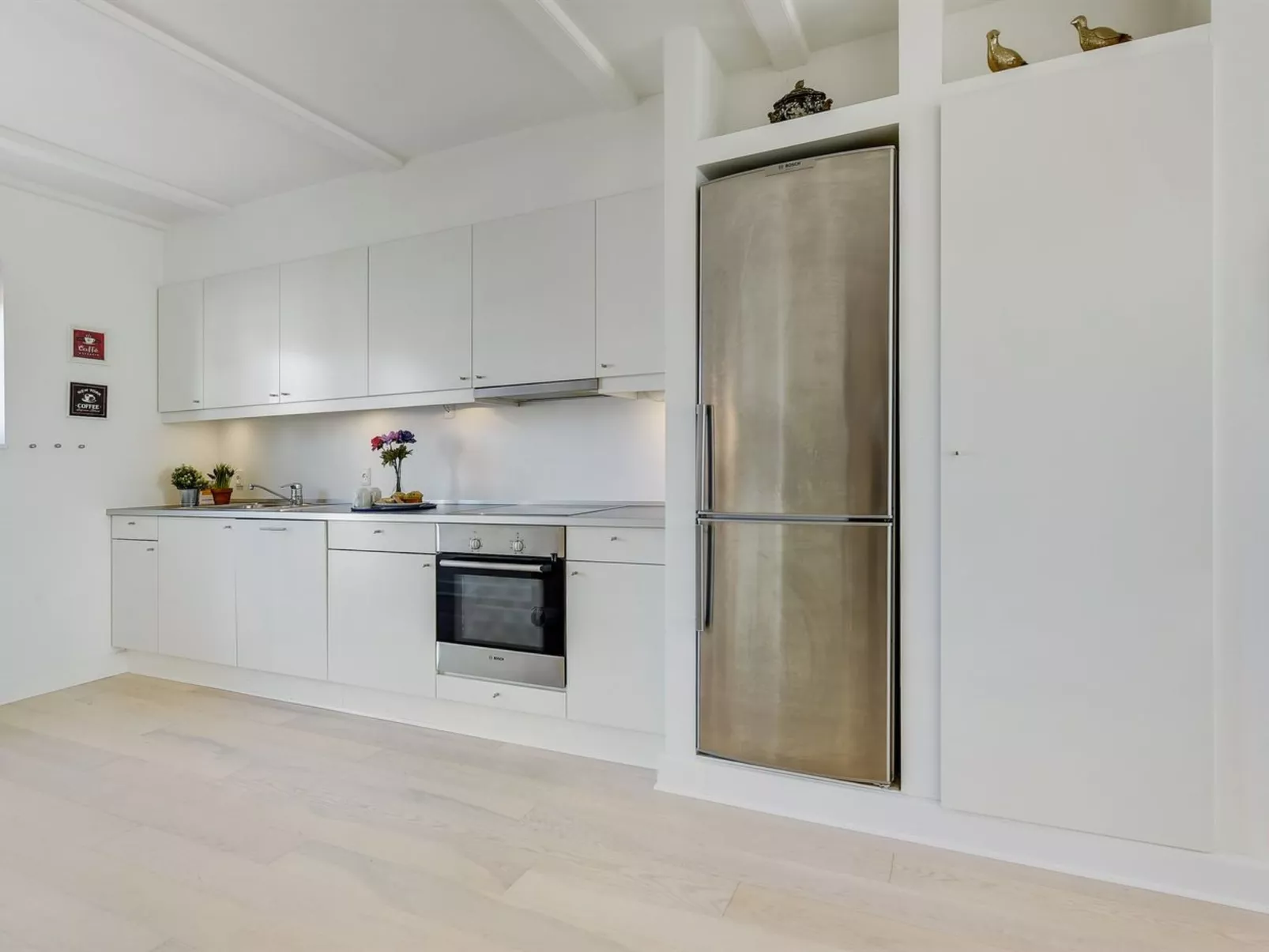 "Joar" - 5m to the fjord-Binnen