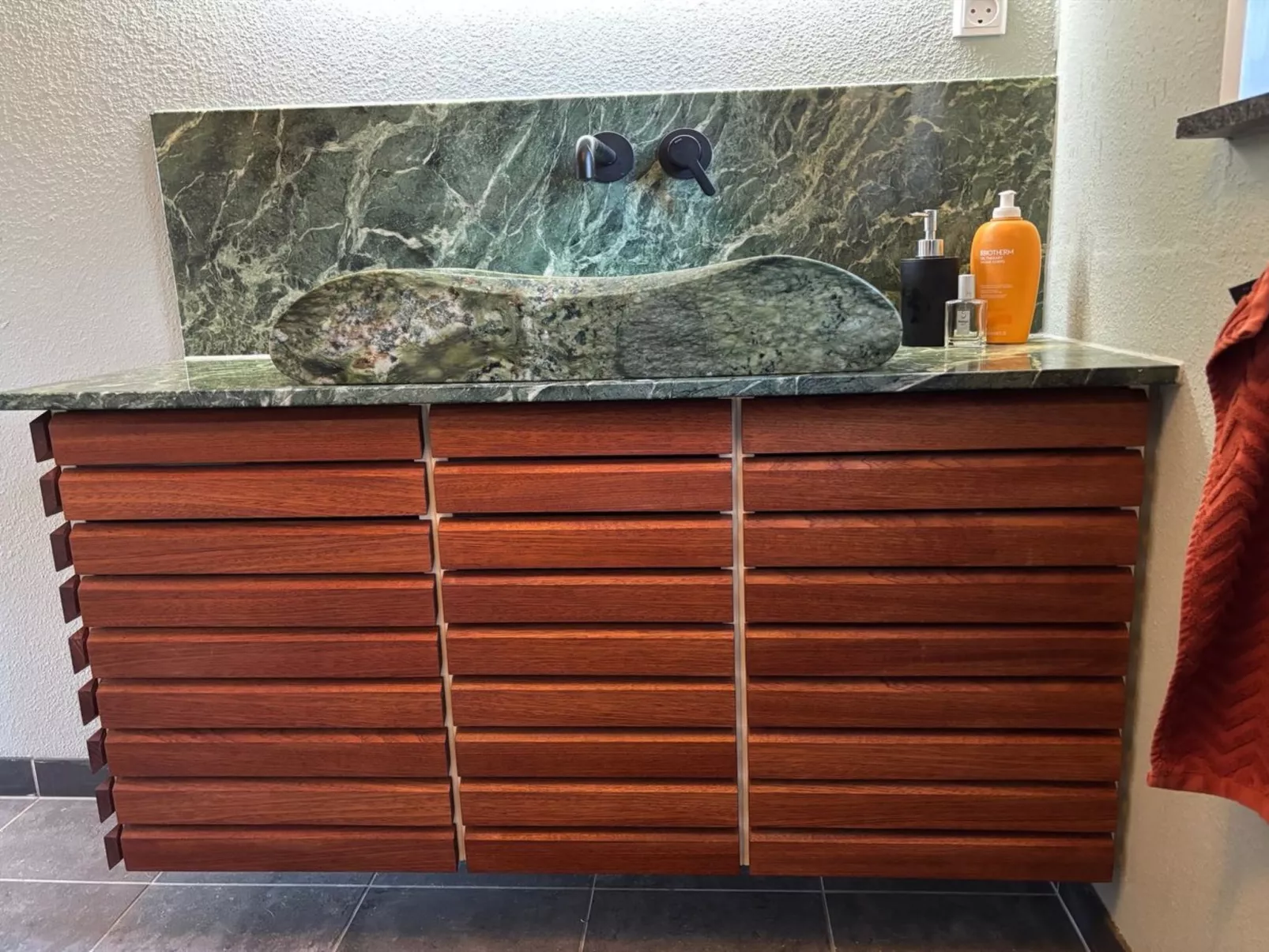 "Marla" - 1.1km from the sea-Binnen