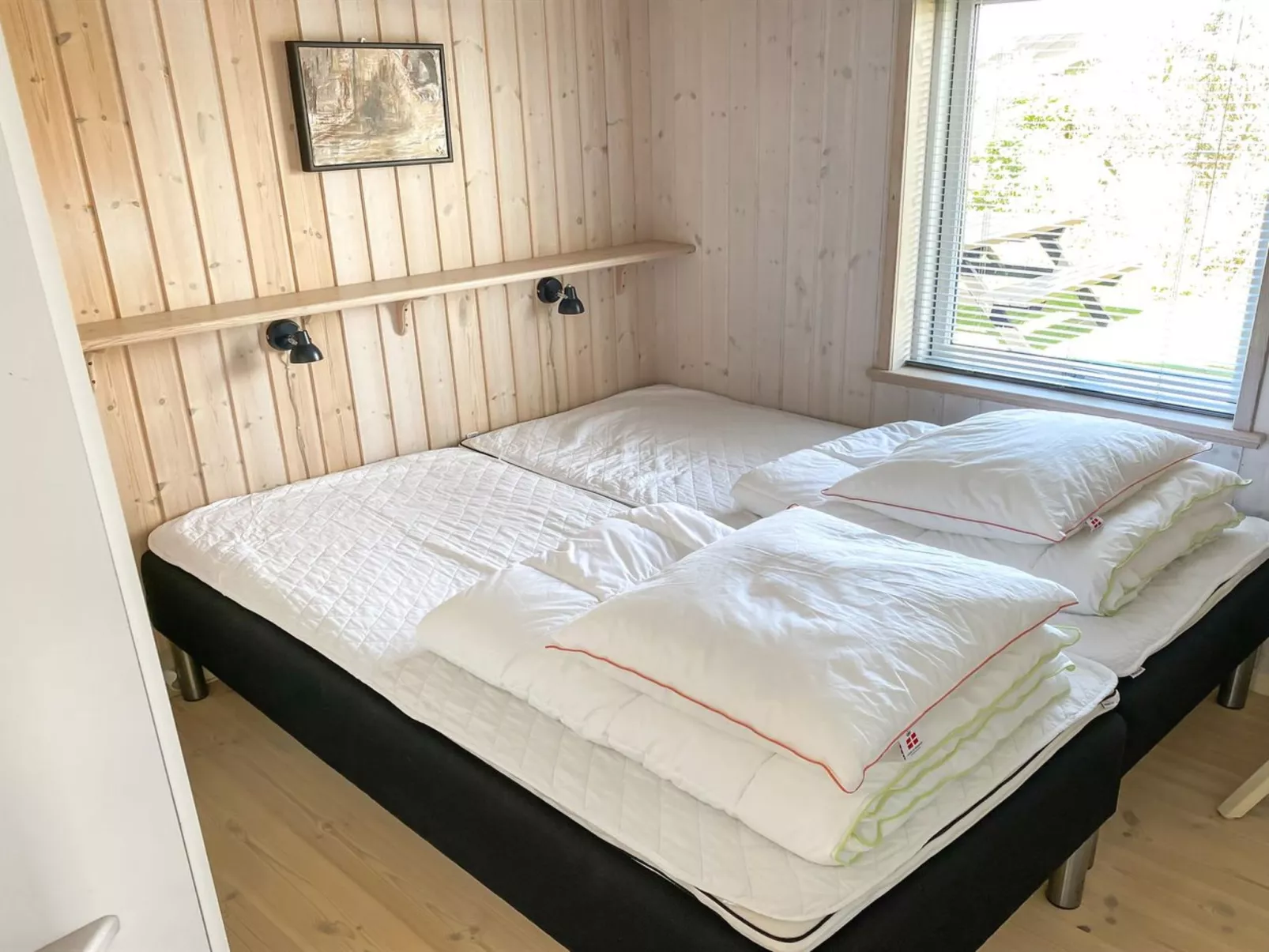 "Laurits" - 300m from the sea-Binnen