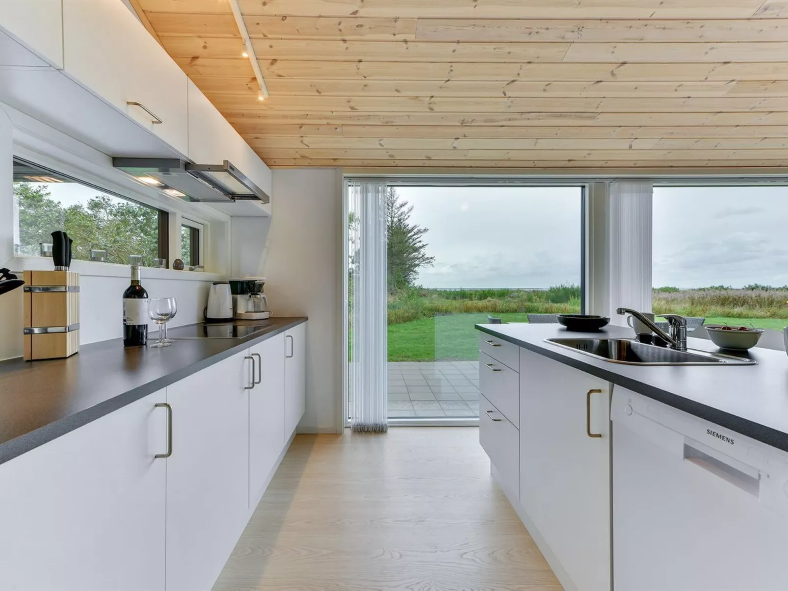 "Tindra" - 30m to the fjord-Binnen