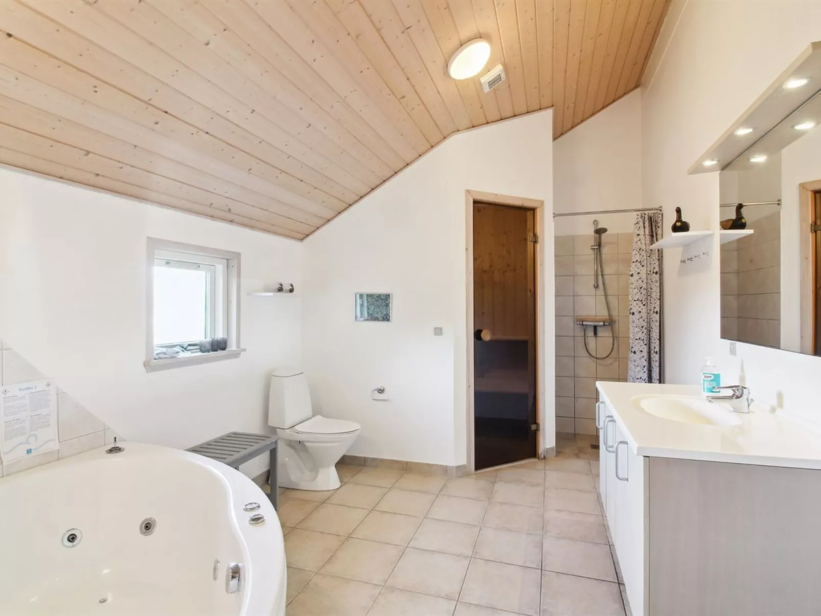 "Synnöve" - 550m from the sea-Binnen