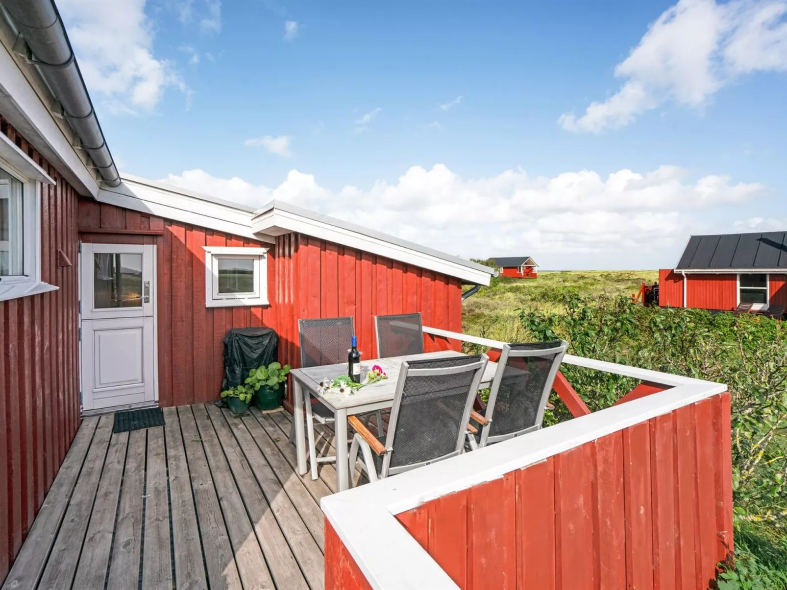 "Mortensen" - 350m from the sea-Buiten