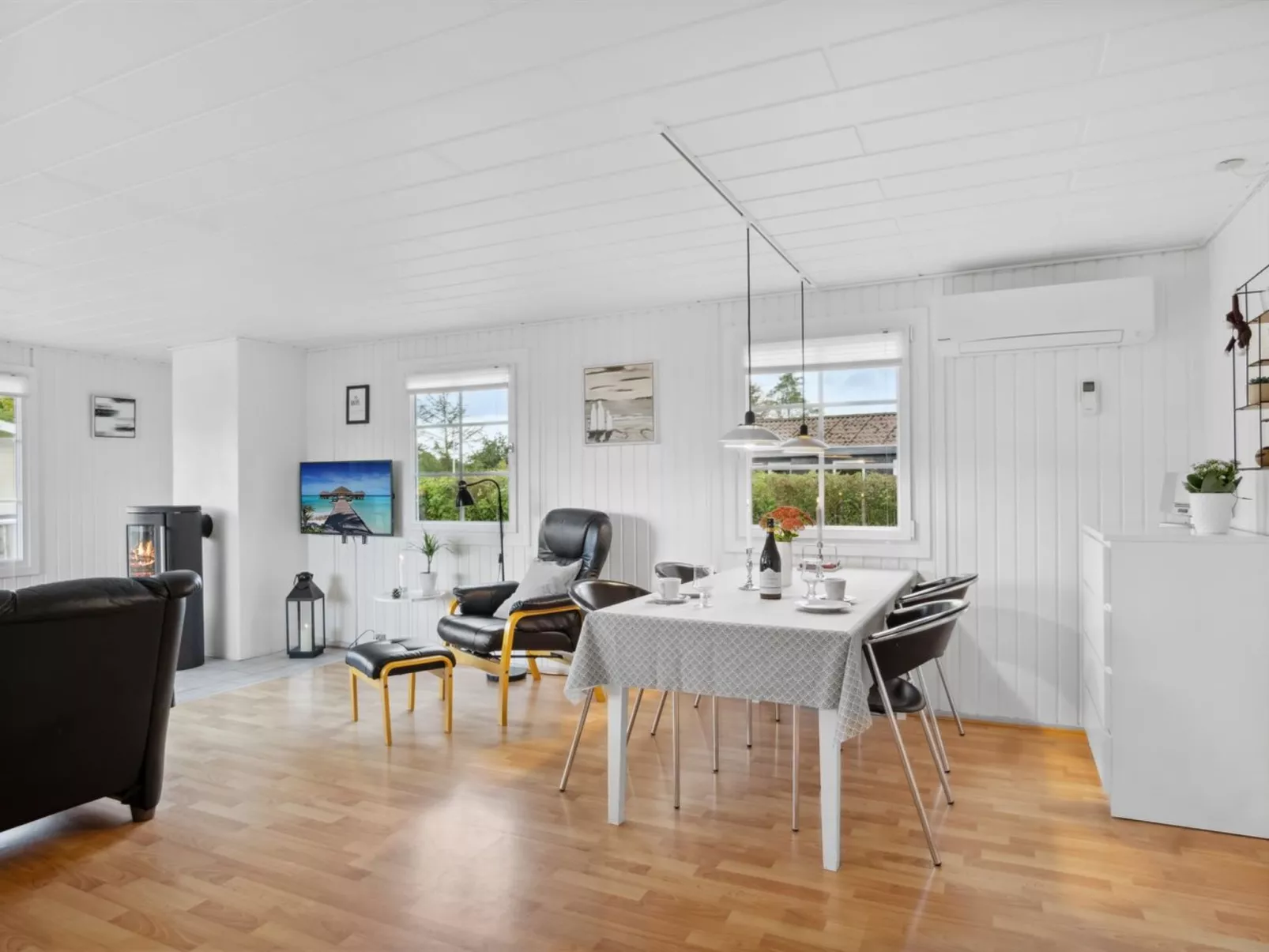 "Haralda" - 300m from the sea-Binnen