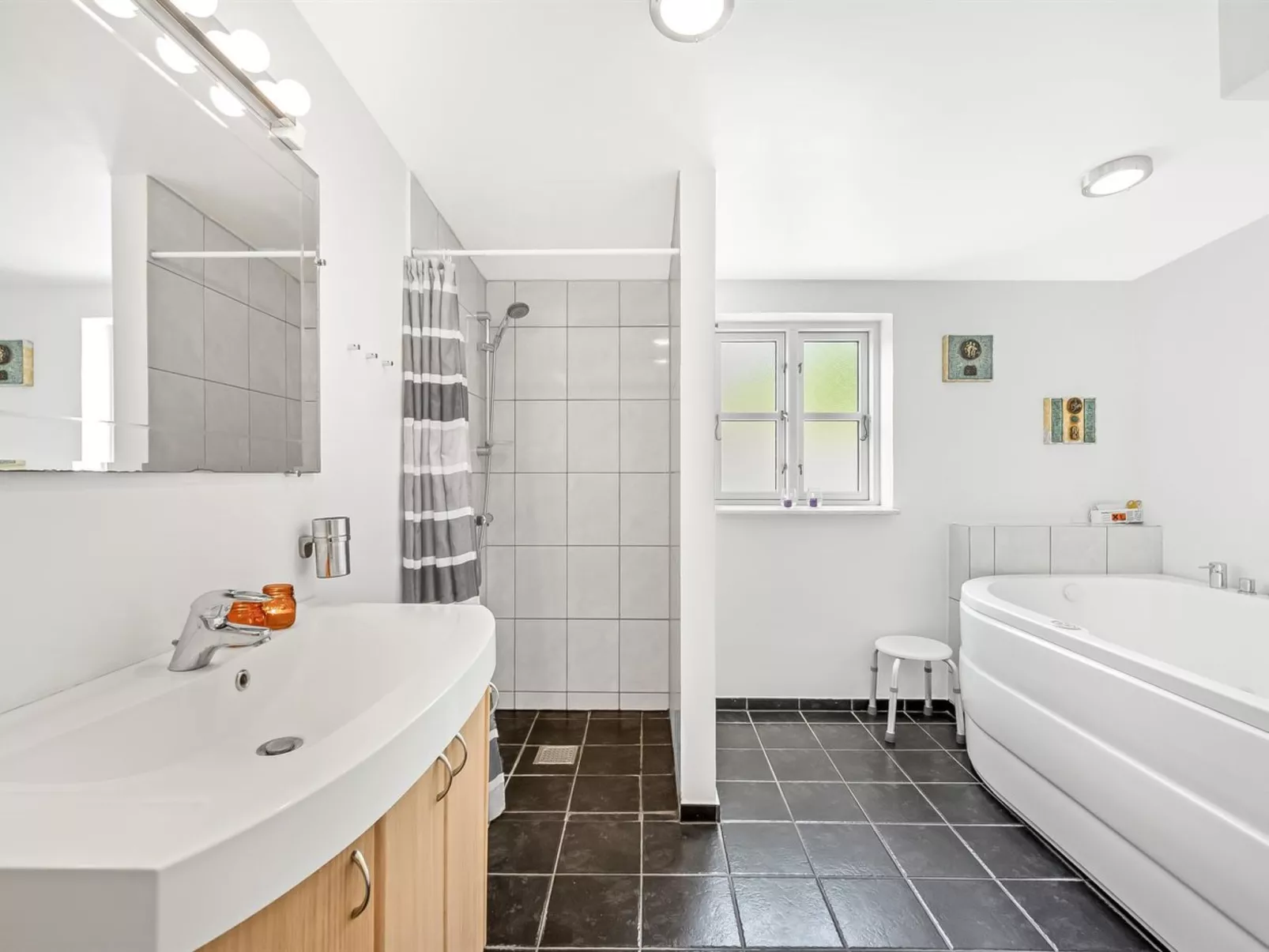 "Urte" -  from the sea-Binnen