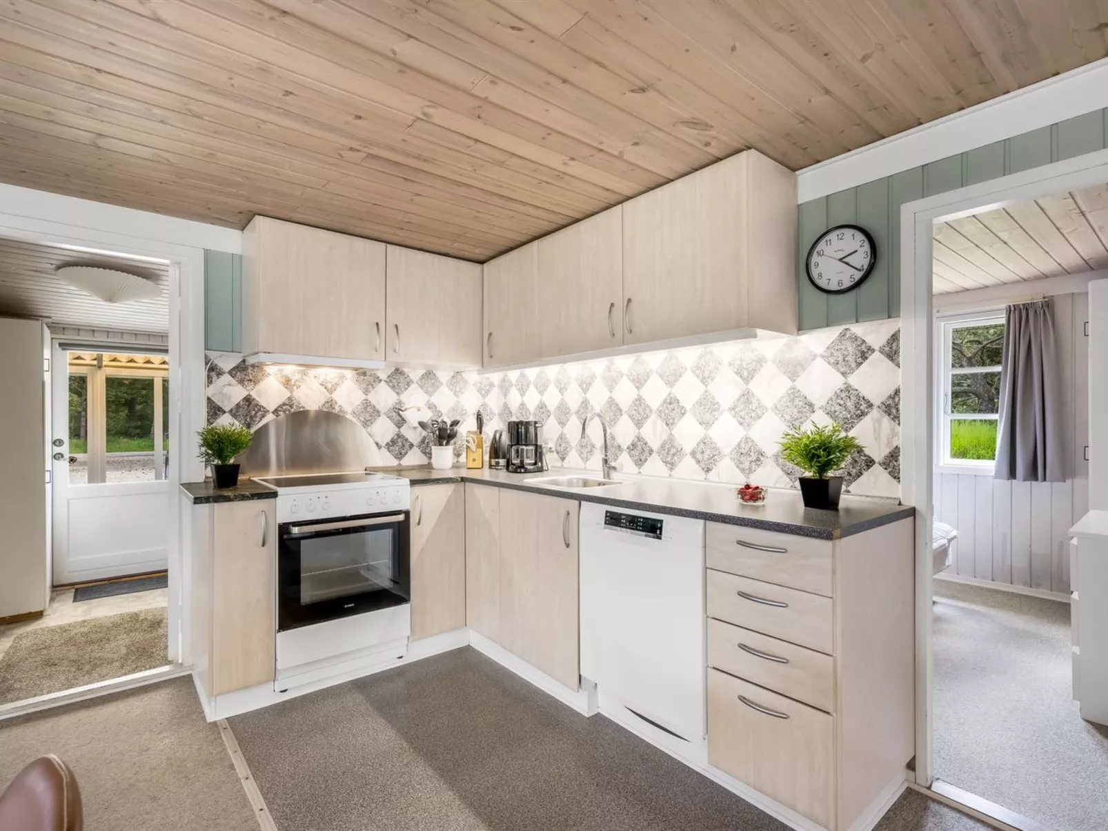 "Yardila" - 1.5km from the sea-Binnen