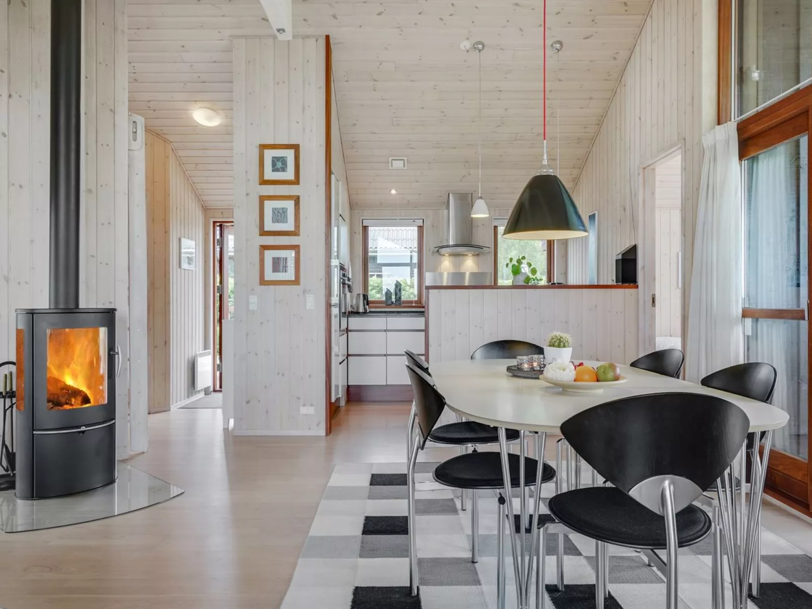 "Juliana" - 400m from the sea-Binnen