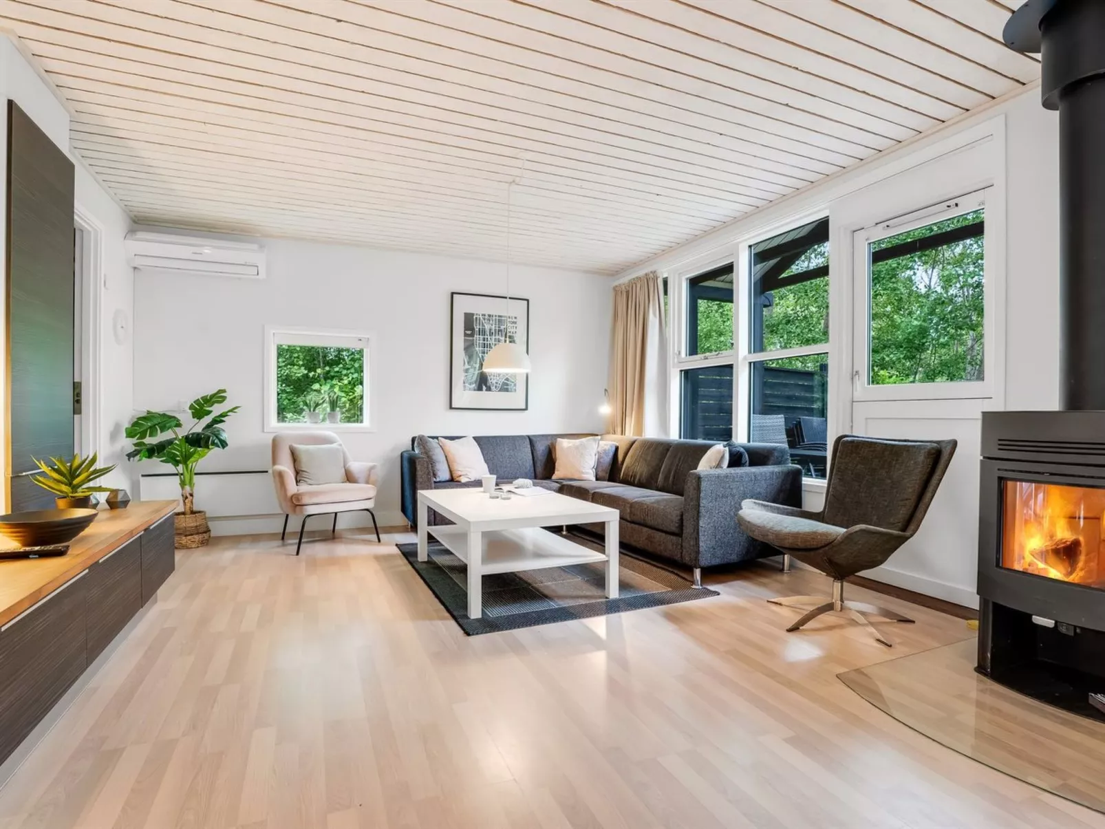 "Torsten" - 30m from the sea-Binnen