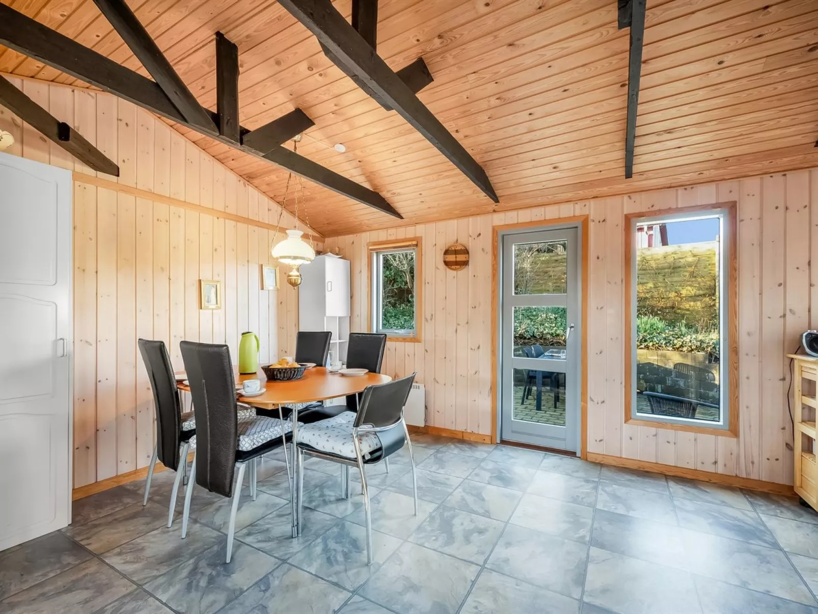 "Alpi" - 250m to the fjord-Binnen