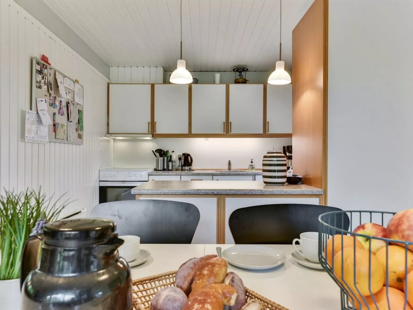 "Hasti" - 700m from the sea-Binnen