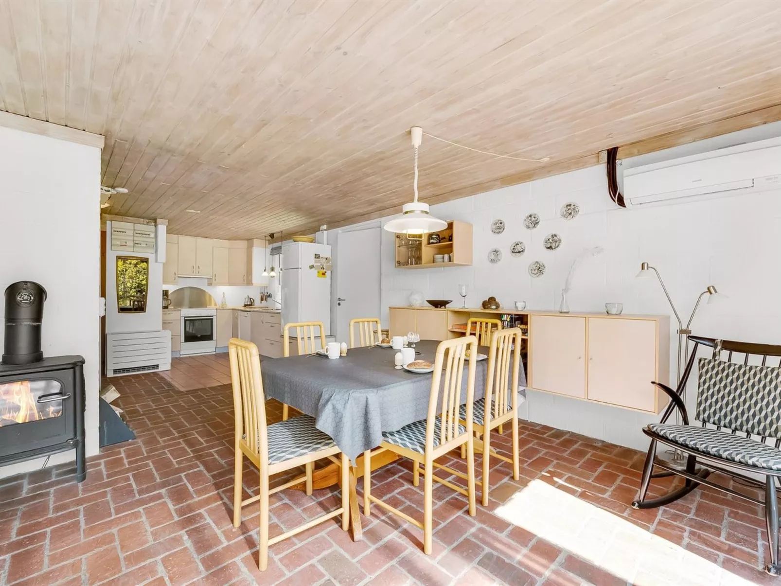 "Mirva" - 800m to the fjord-Binnen