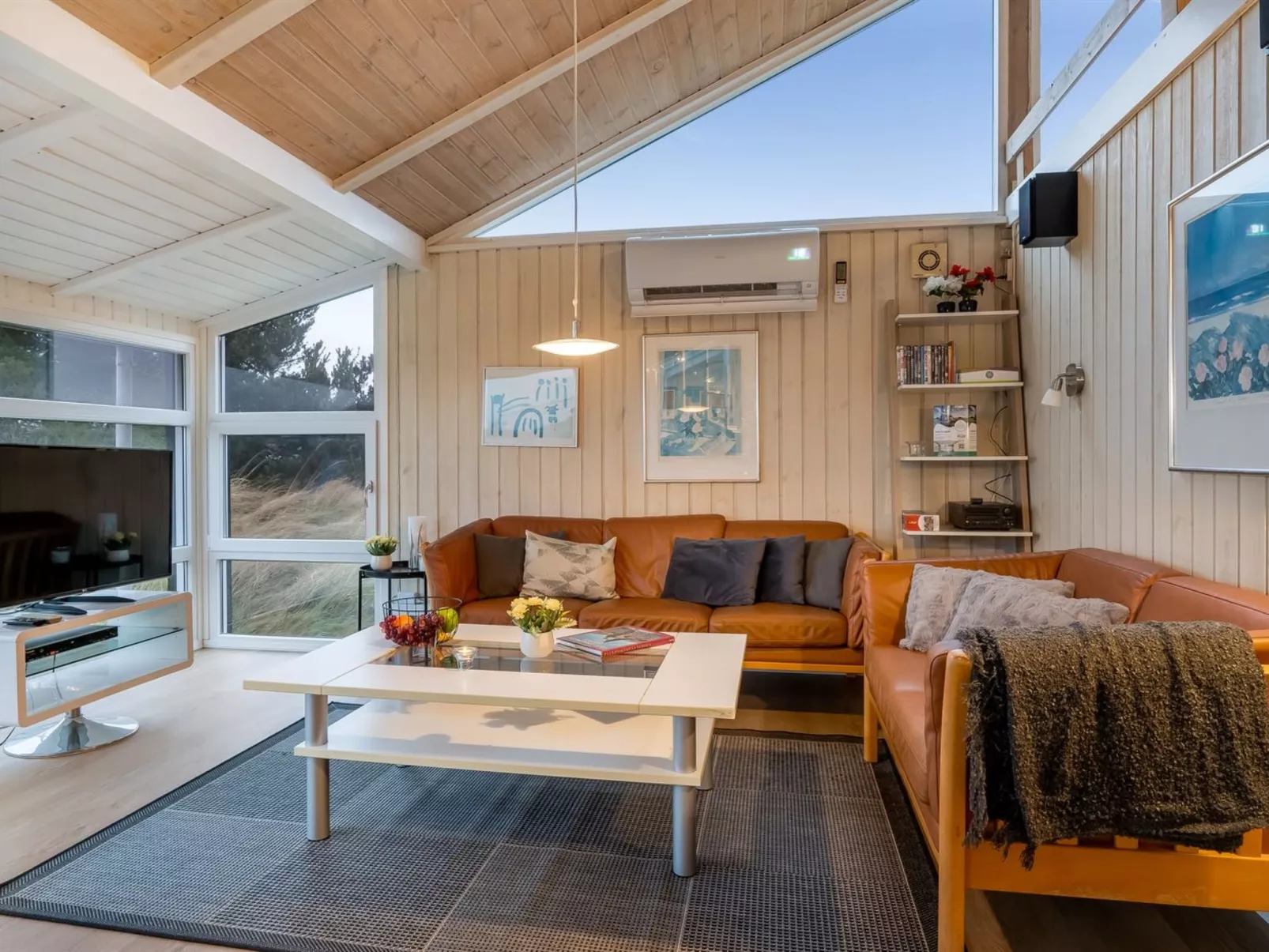 "Amadahy" - 950m from the sea-Binnen