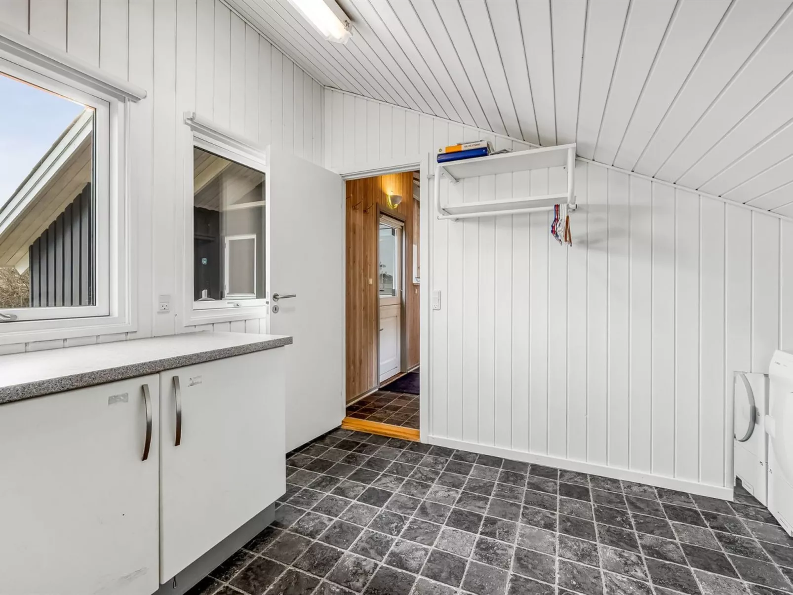 "Marisol" - 600m to the fjord-Binnen