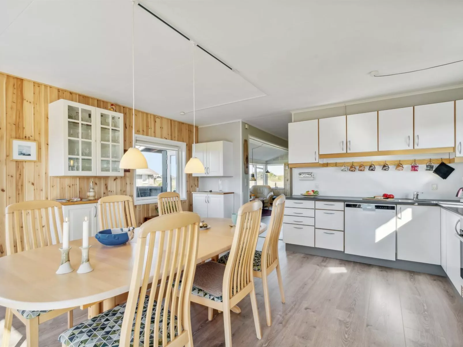 "Viveka" - 500m from the sea-Binnen