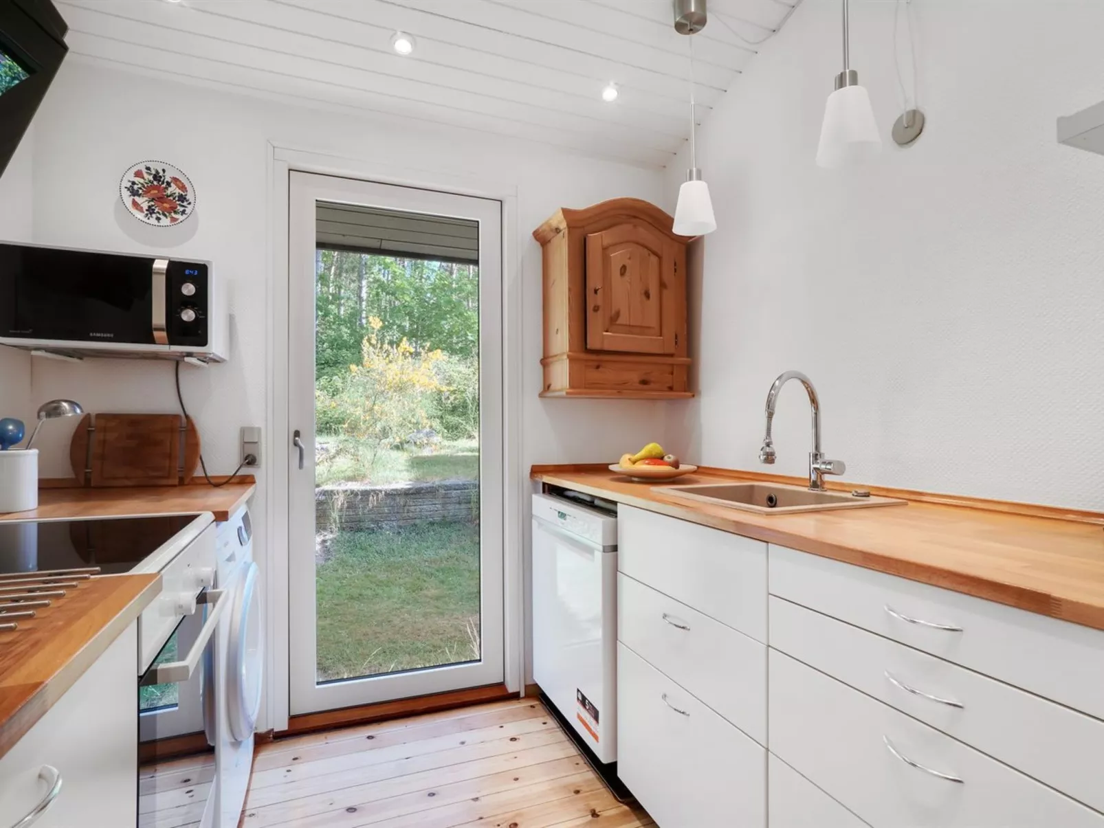 "Miona" - 725m from the sea-Binnen