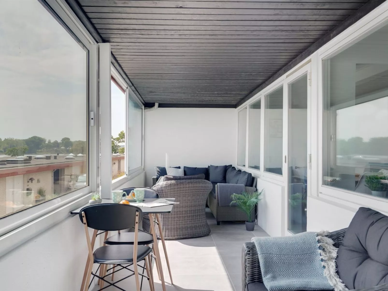 "Constance" - 50m from the sea-Binnen