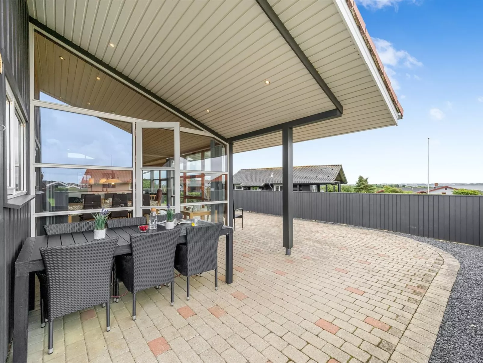 "Malila" - 400m to the fjord-Buiten