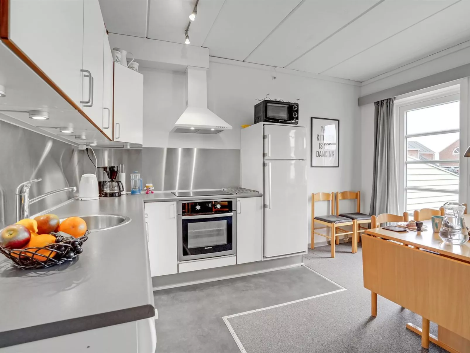 "Efraima" - 1.7km from the sea-Binnen