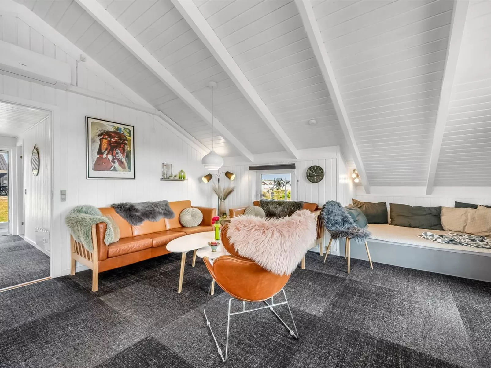 "Henning" -  from the sea-Binnen