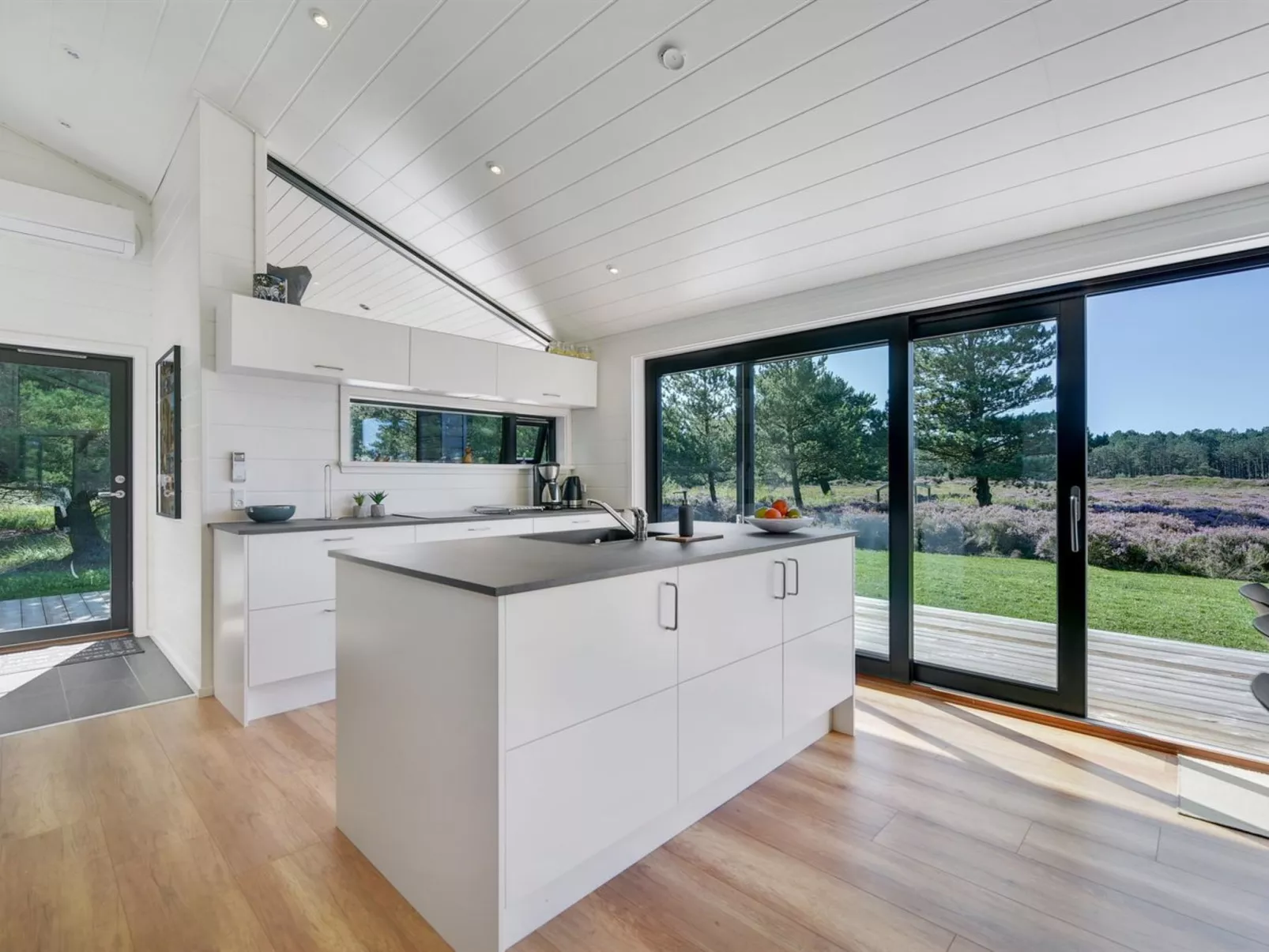 "Tea" - 2.7km from the sea-Binnen