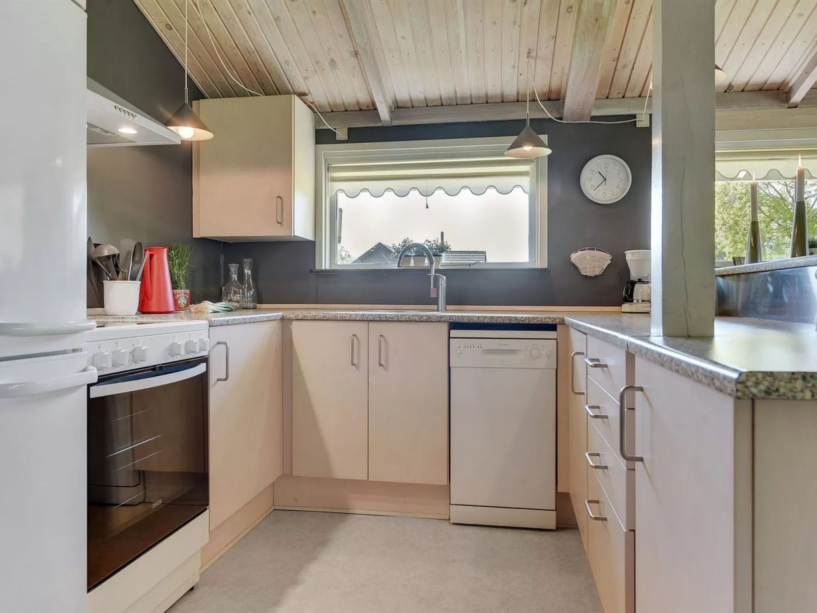 "Aleksa" - 400m from the sea-Binnen