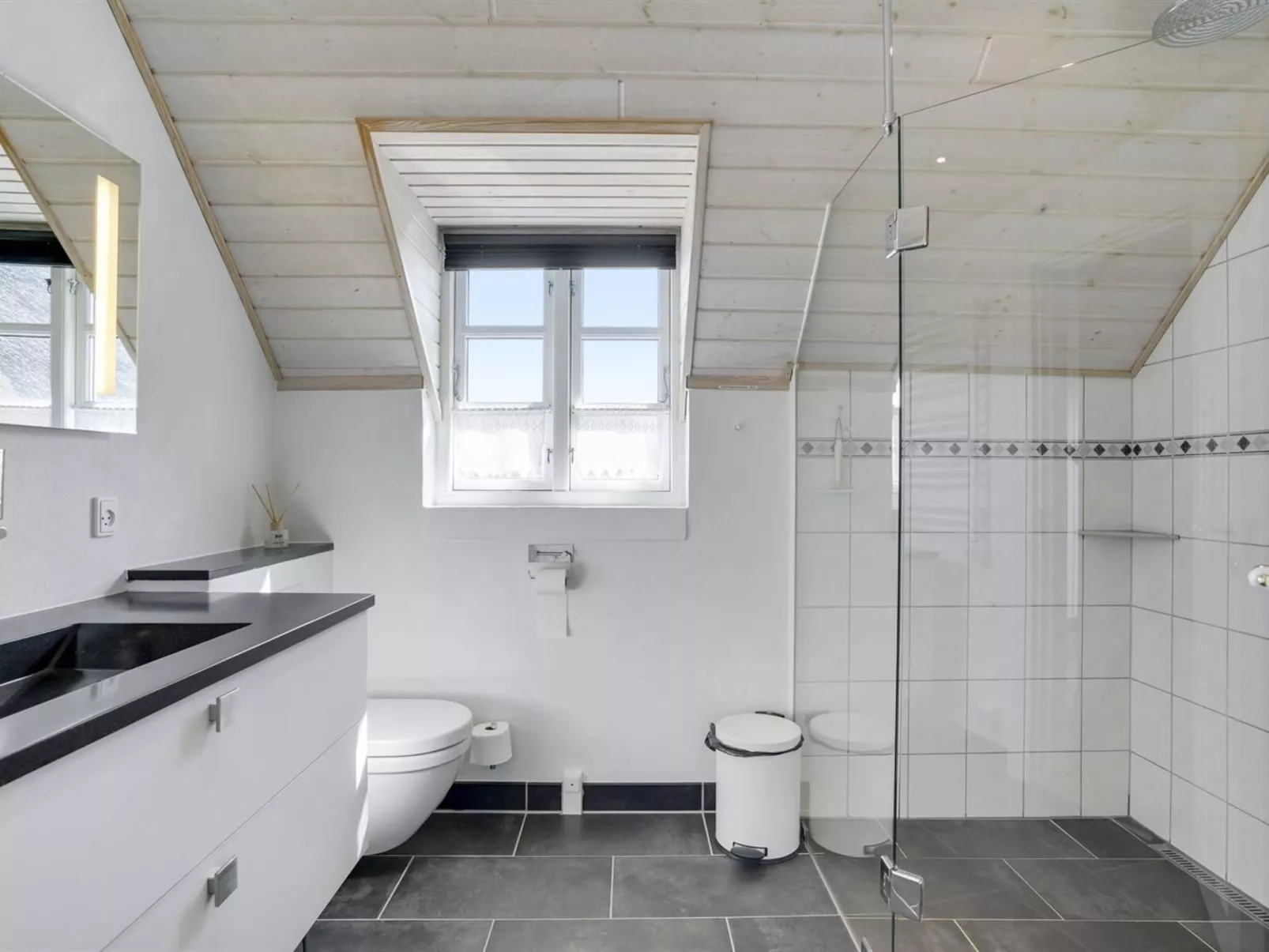 "Lavina" - 950m from the sea-Binnen