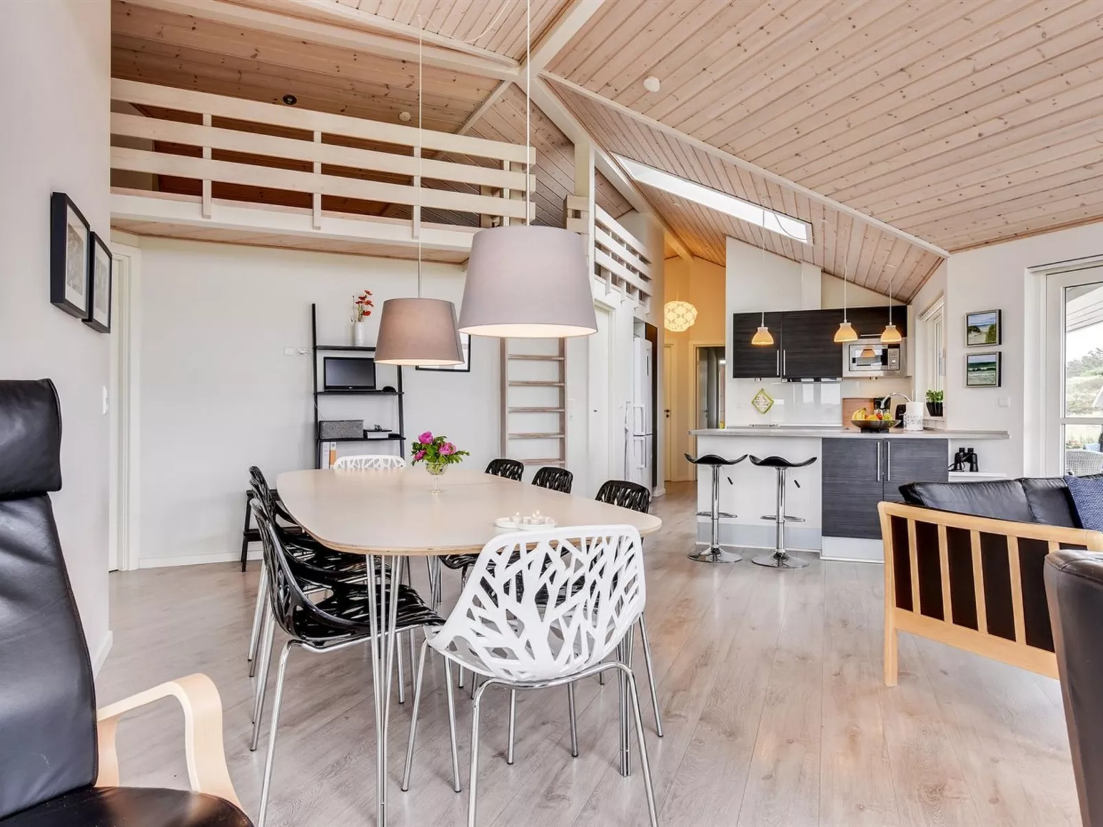 "Luzia" - 1.2km from the sea-Binnen