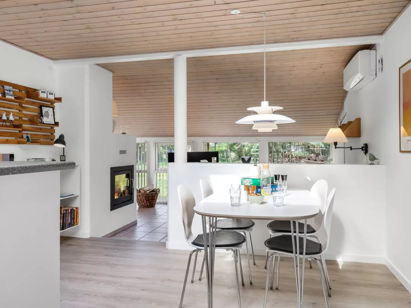 "Sölva" - 750m from the sea-Binnen