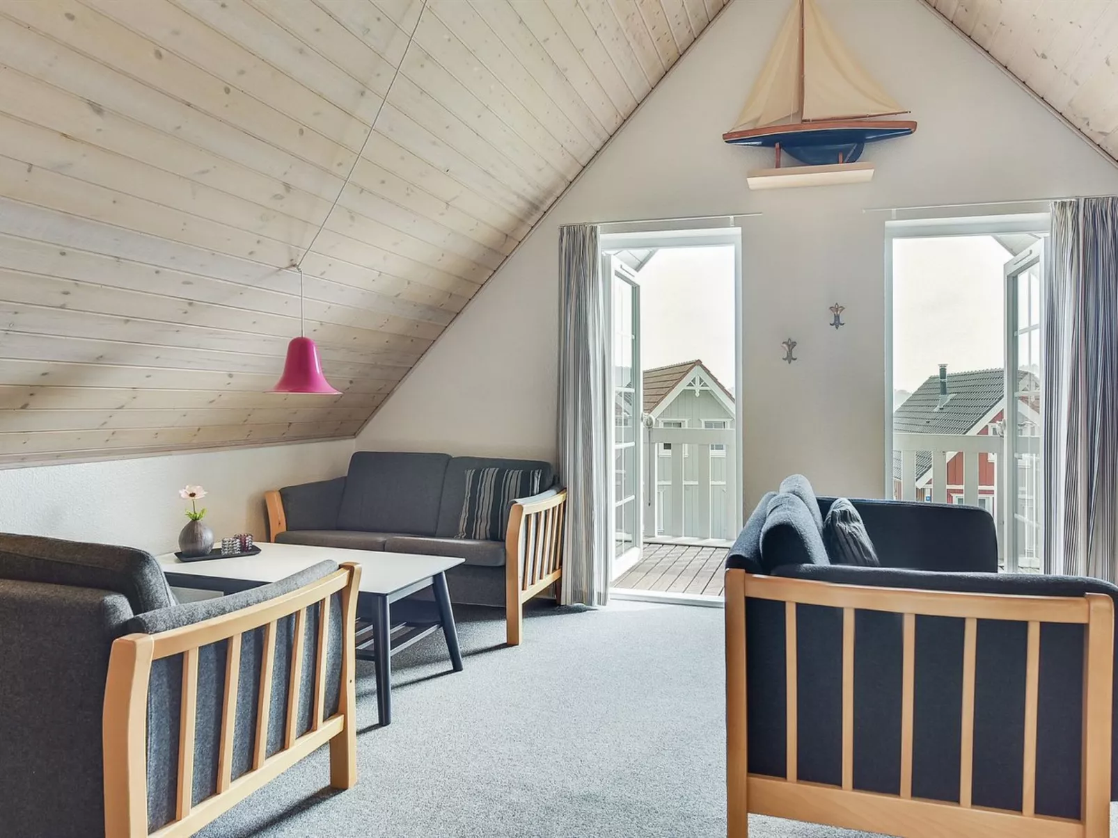 "Babette" - 75m to the fjord-Binnen