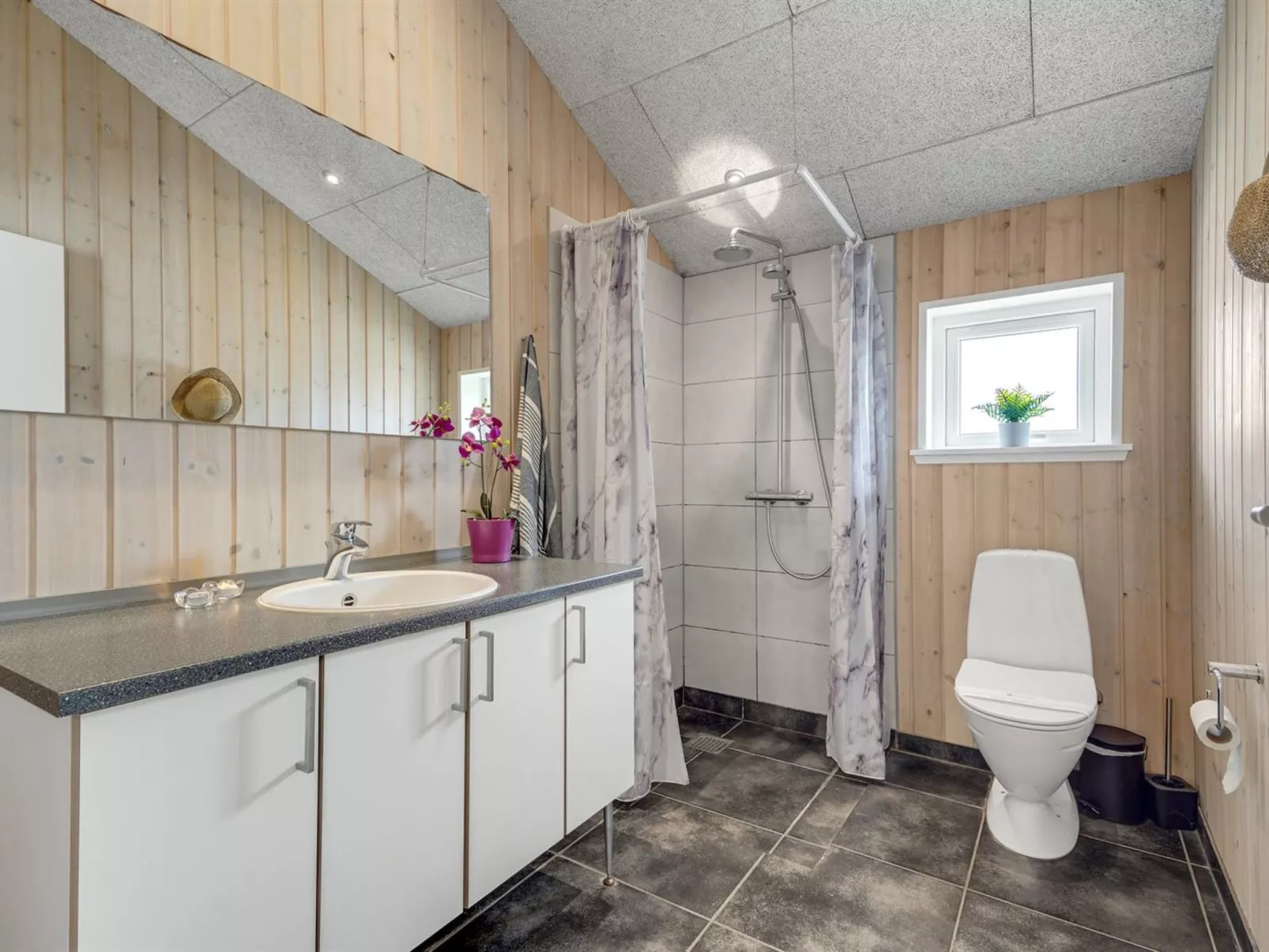 "Janita" - 800m from the sea-Binnen