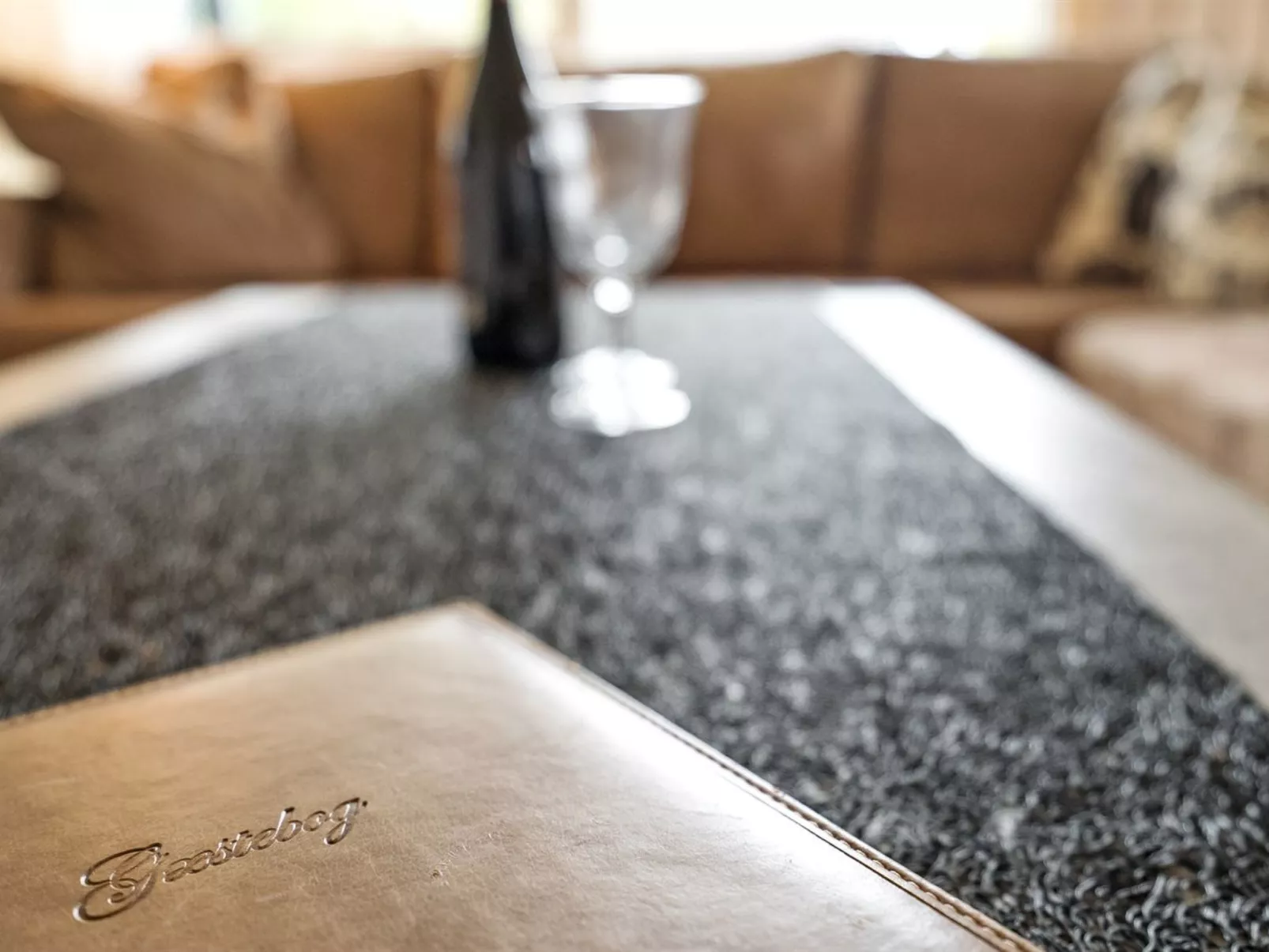 "Tayler" - 1.8km from the sea-Binnen