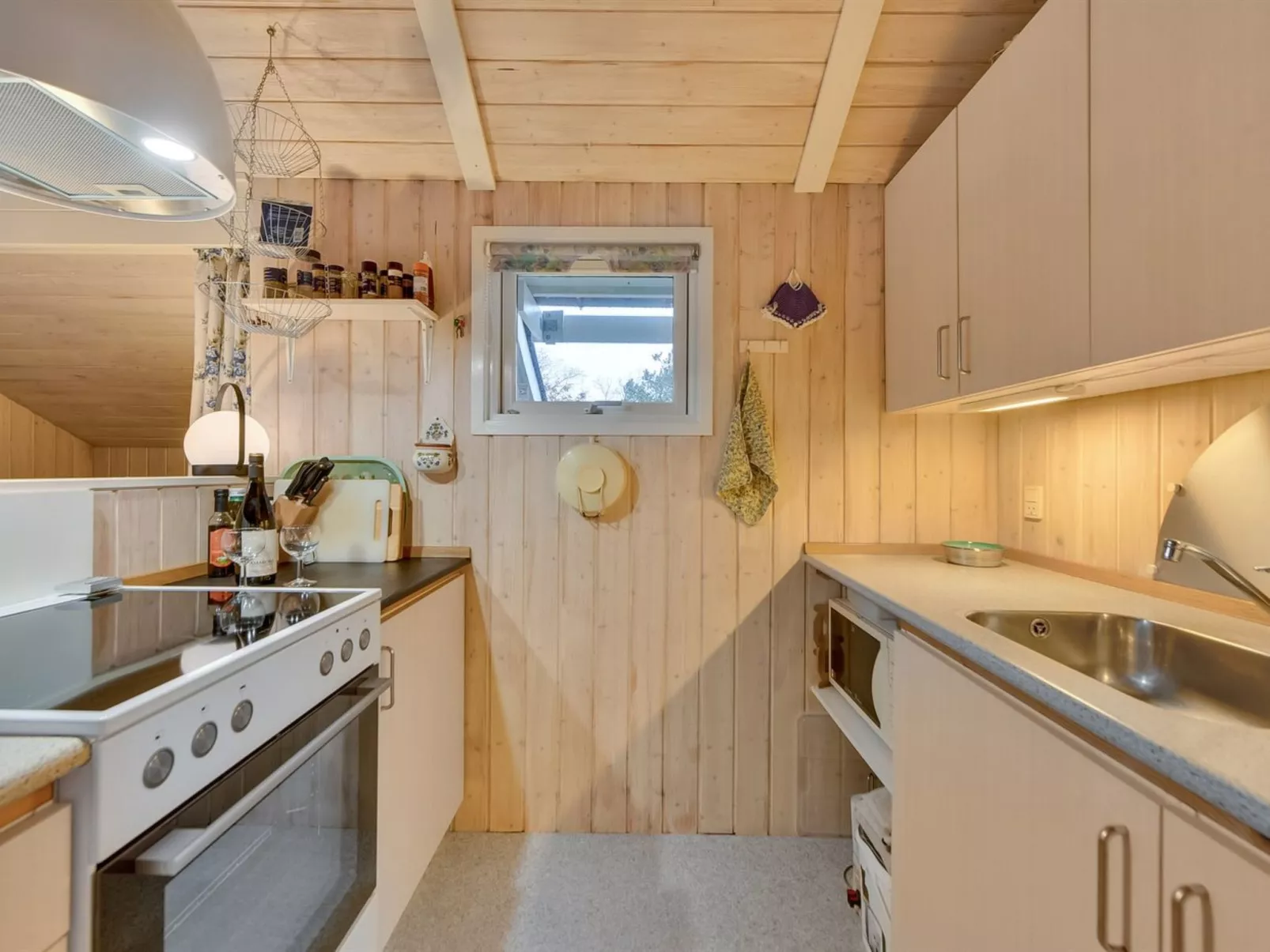 "Hannah" - 300m to the fjord-Binnen