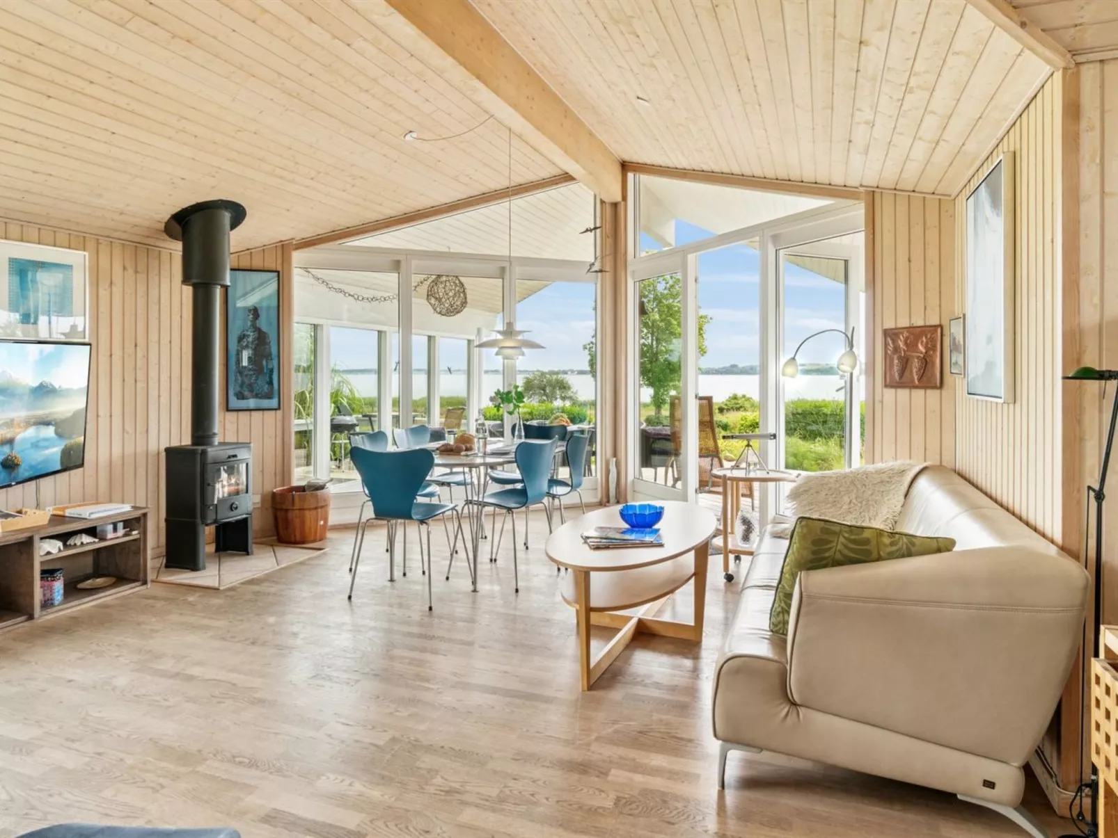 "Brunman" - 10m to the fjord-Binnen