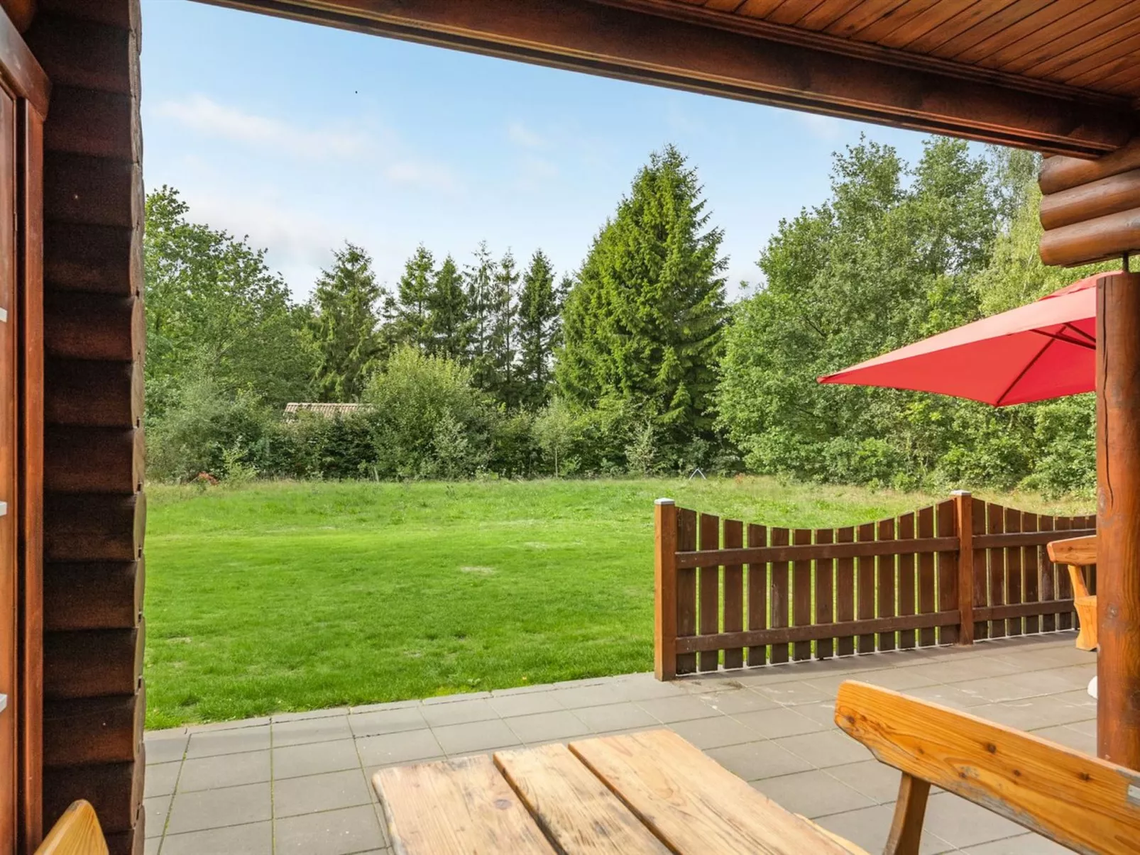 "Frederica" - 30km from the sea-Buiten