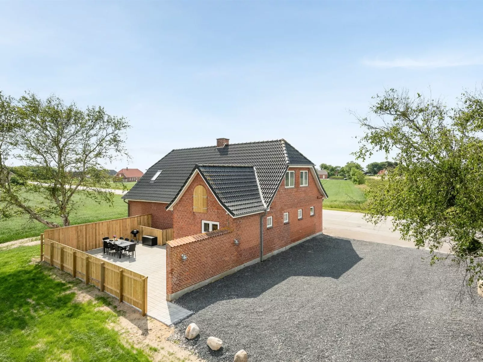 "Iina" - 13km from the sea-Buiten