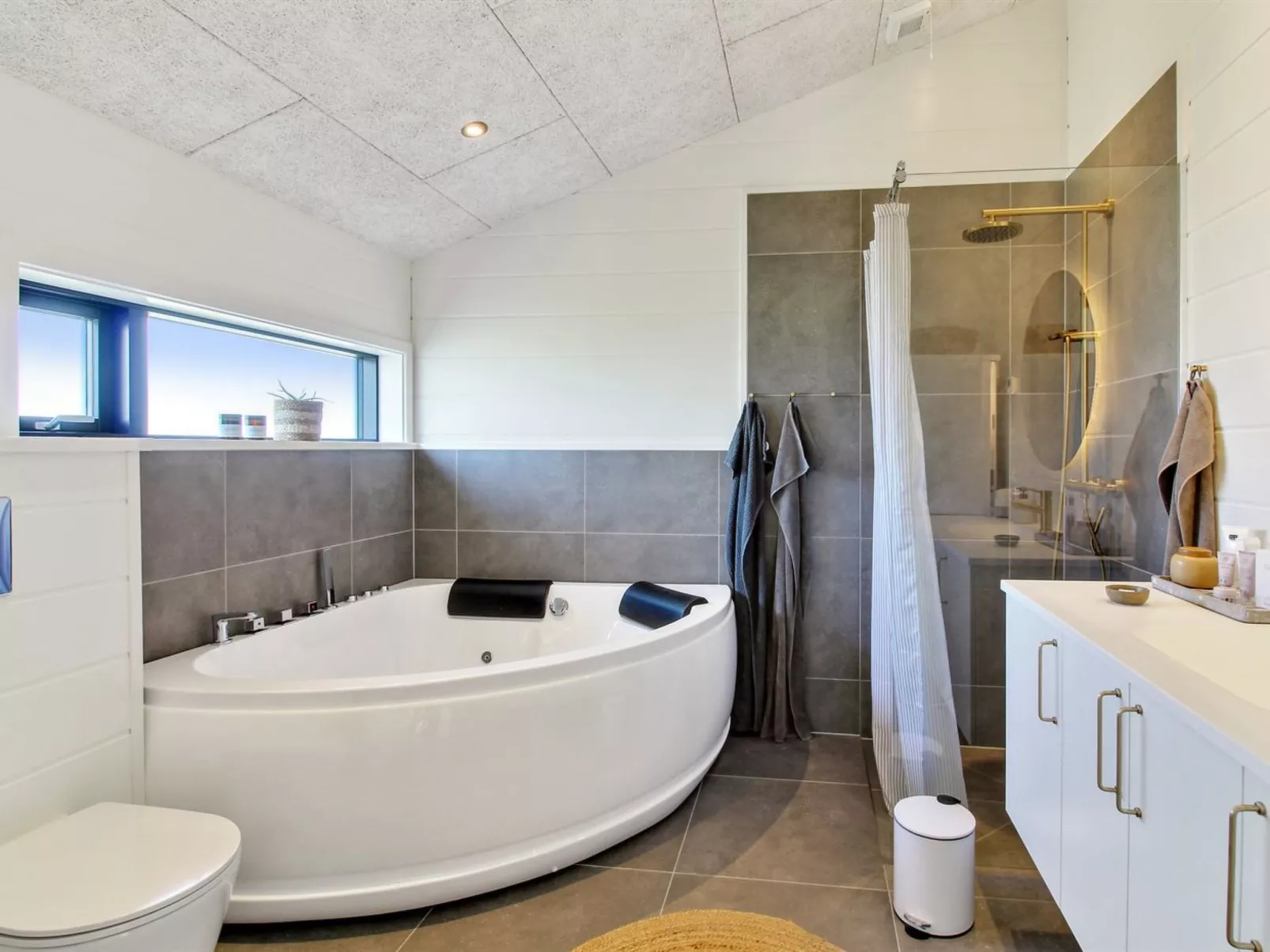 "Serey" - 1.4km from the sea-Binnen