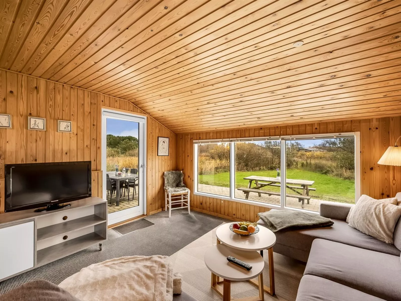 "Eloise" - 400m from the sea-Binnen