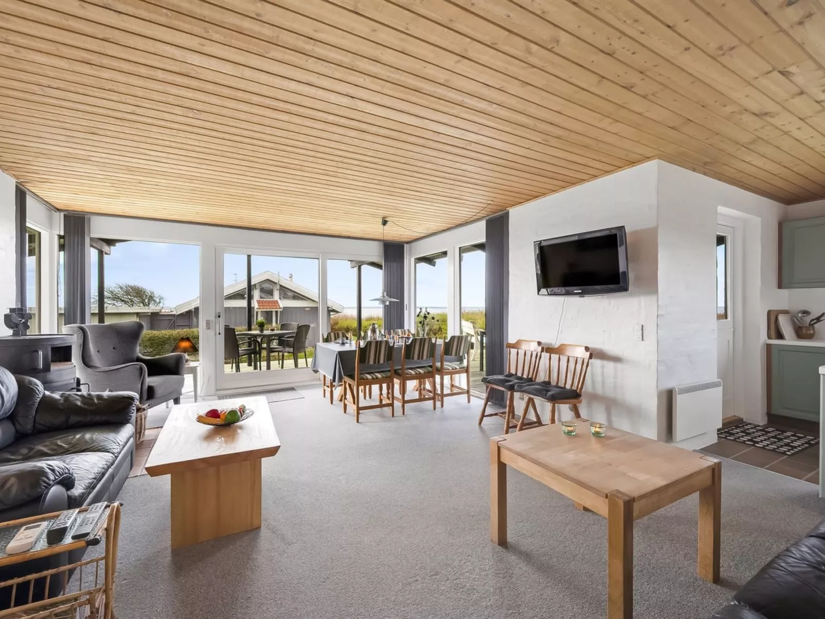 "Kirsa" - 200m to the fjord-Binnen