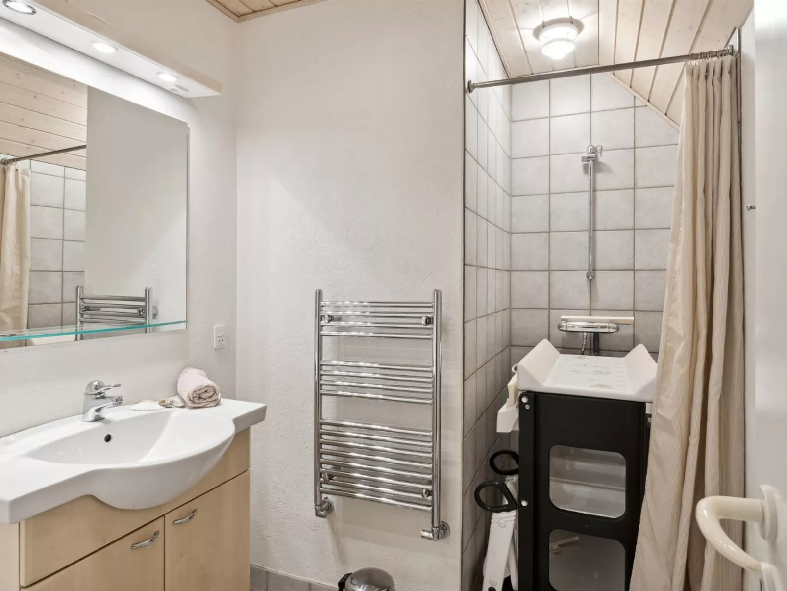 "Annli" - 800m to the fjord-Binnen