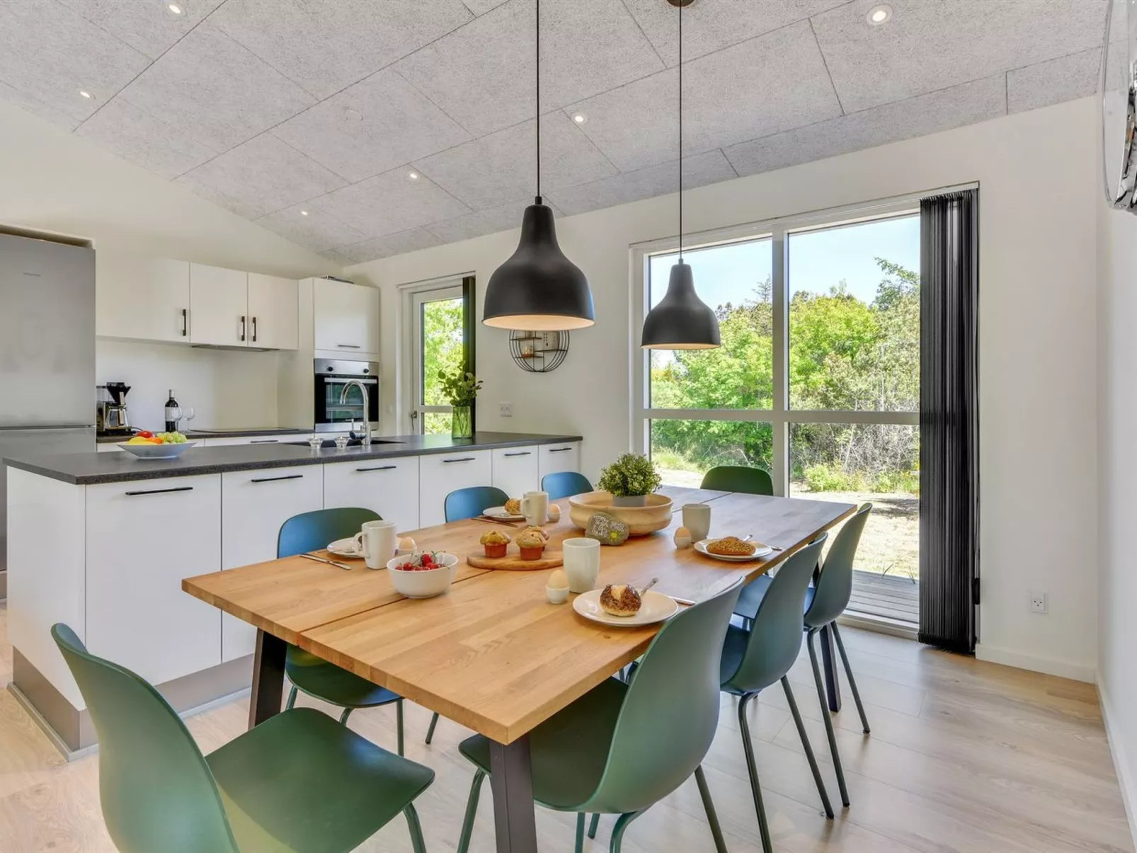 "Merve" - 800m to the fjord-Binnen