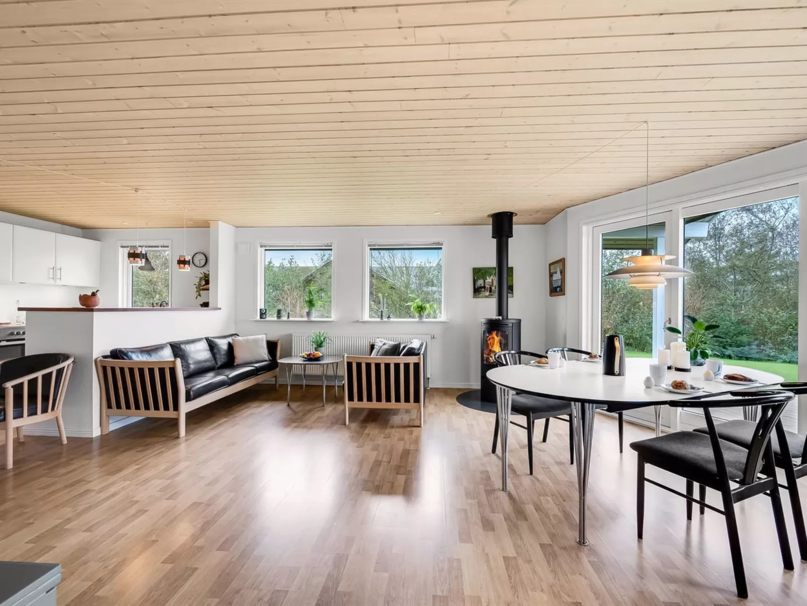 "Ensio" - 300m to the fjord-Binnen