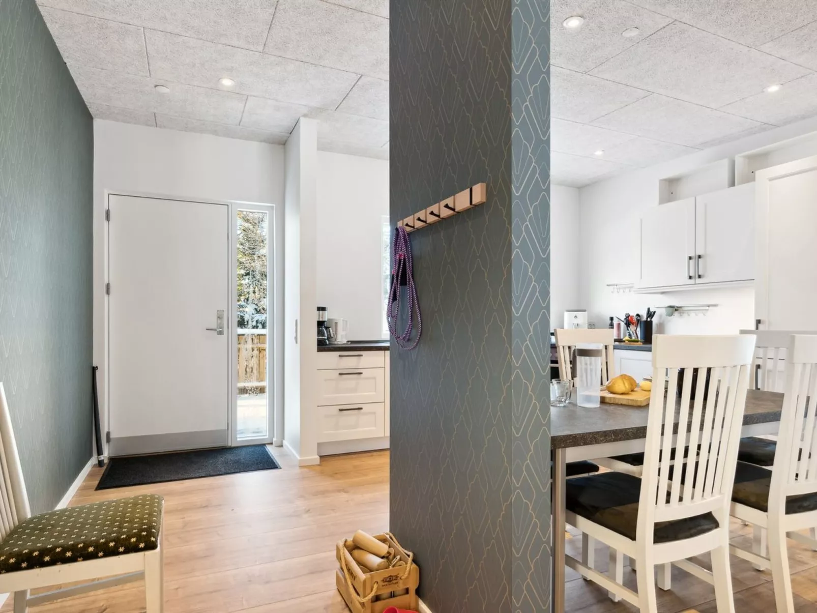 "Scalli" - 1.5km to the fjord-Binnen