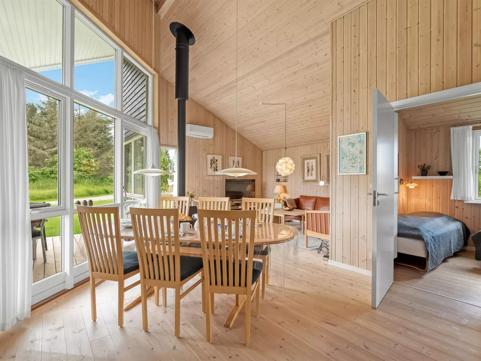 "Aurelie" -  from the sea-Binnen