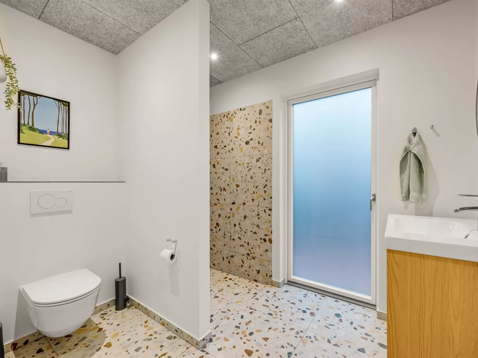 "Liutulf" - 350m to the fjord-Binnen