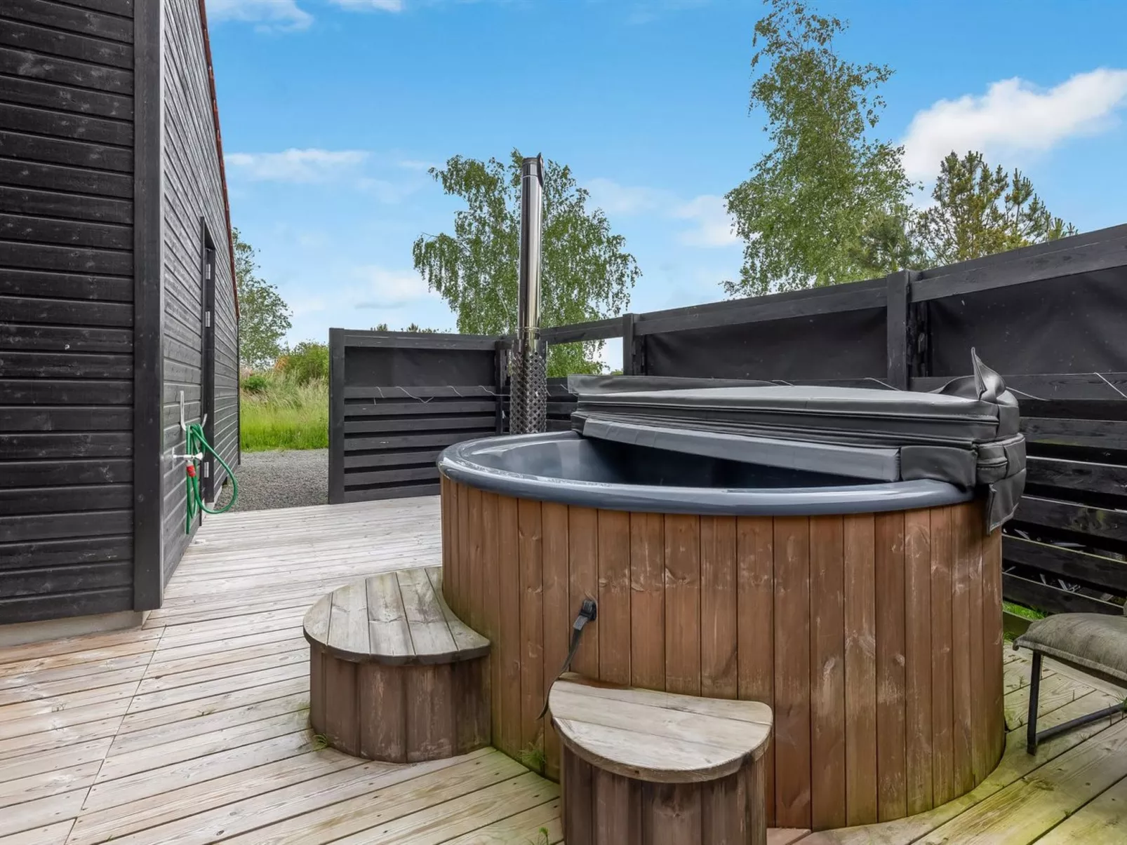 "Dyke" - 1.5km from the sea-Binnen