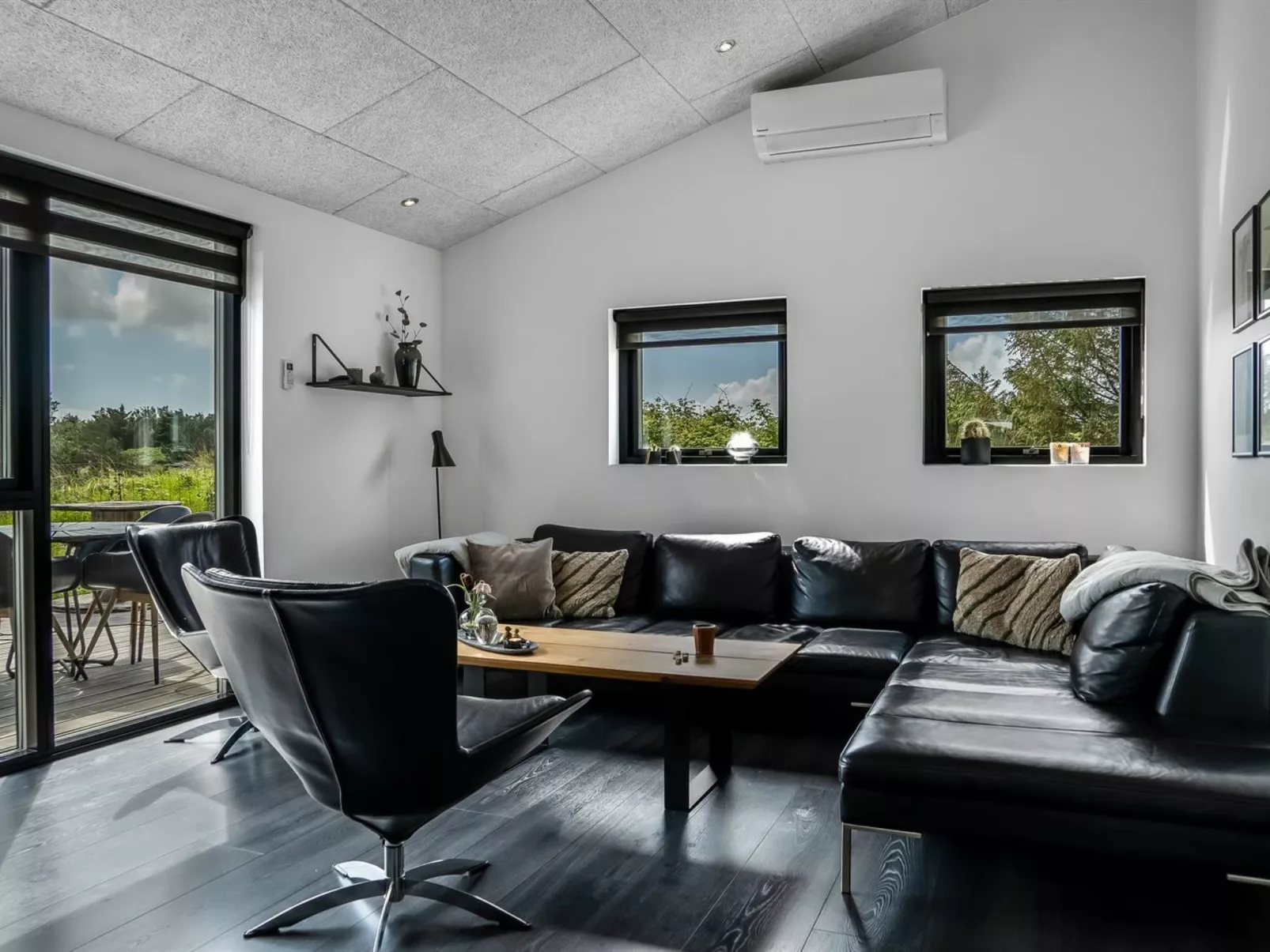 "Eriksine" - 750m from the sea-Binnen