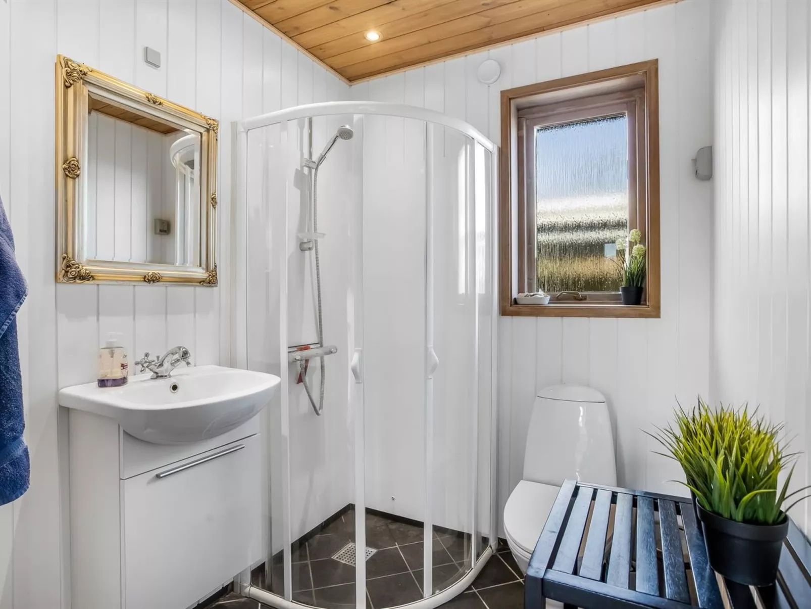 "Terttu" - 250m from the sea-Binnen