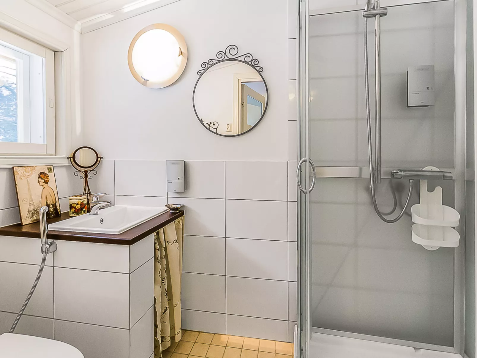 Päätalo, mökkilomat ja perhejuhlat-Binnen