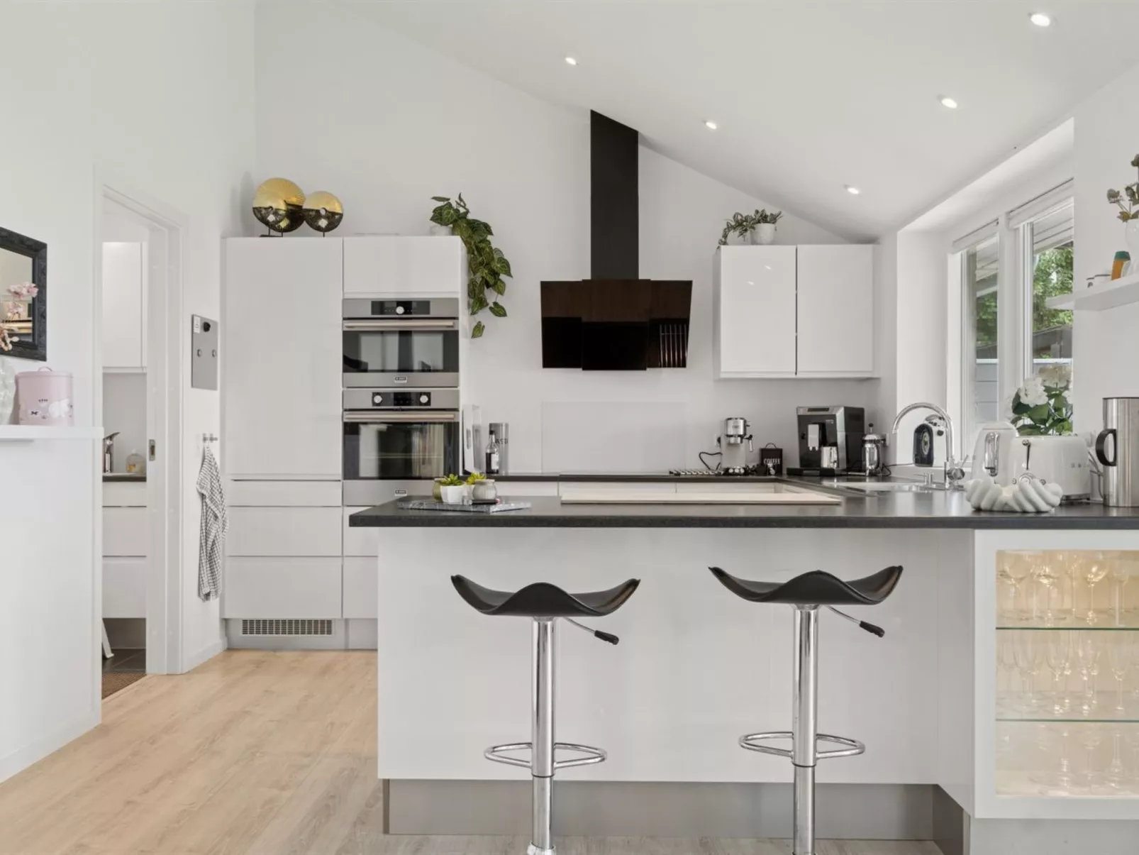 "Thyra" - 50m to the fjord-Binnen