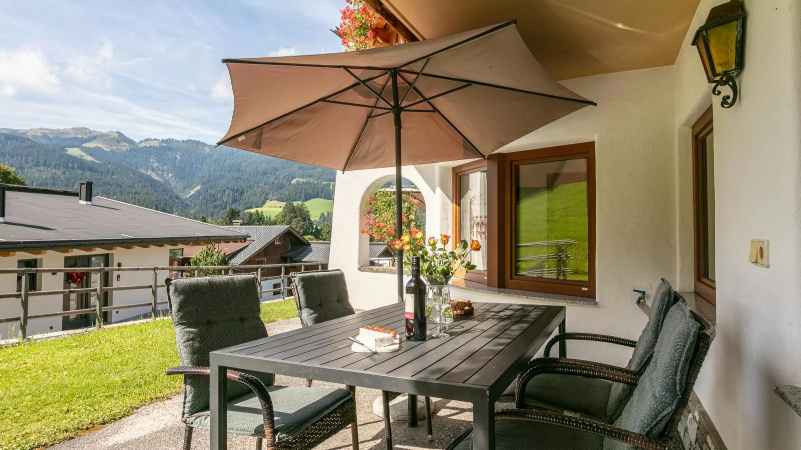 Landhaus Marchfeld Top 5-Terrasbalkon