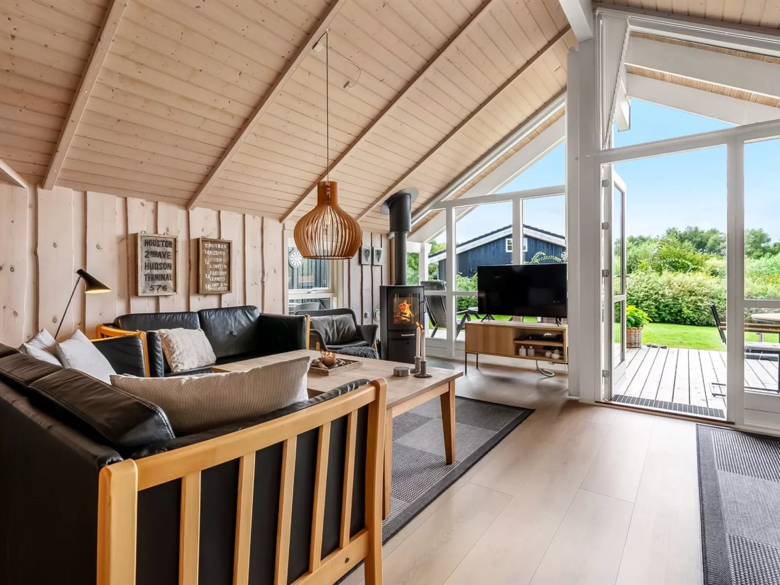 "Mieka" - 500m from the sea-Binnen